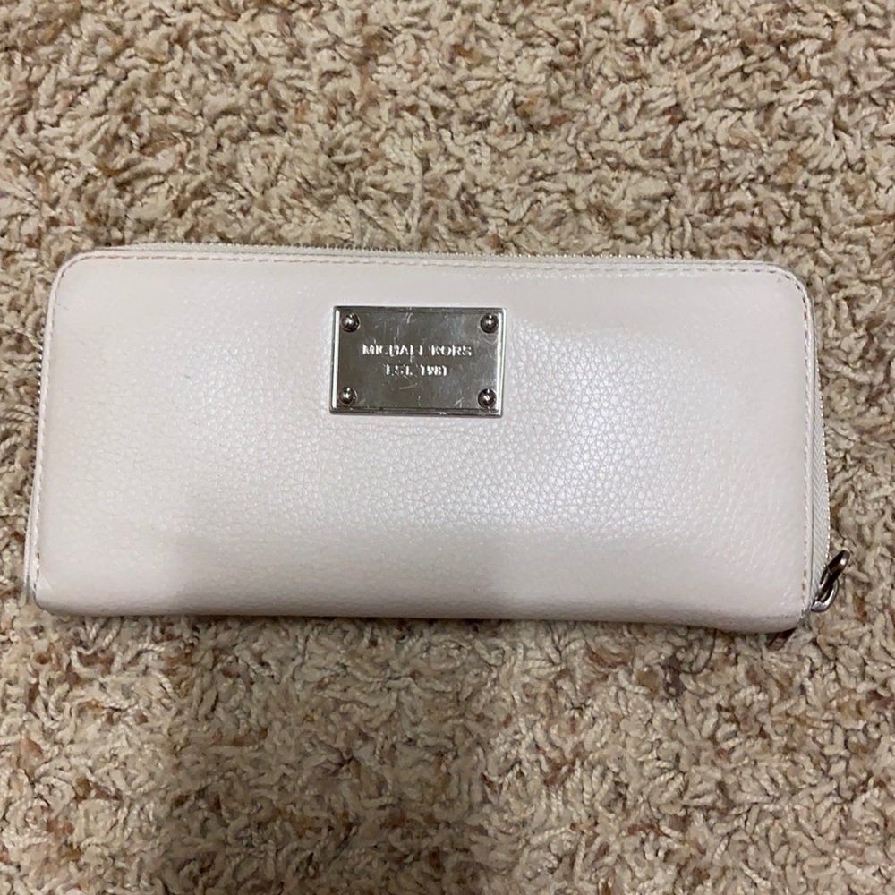 Michael Kors Jet Set white leather wallet
